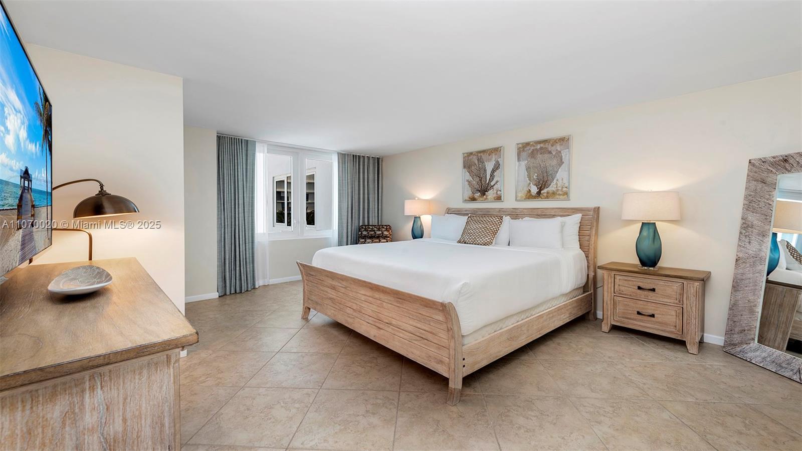 RONEY PALACE CONDO - Residential Lease