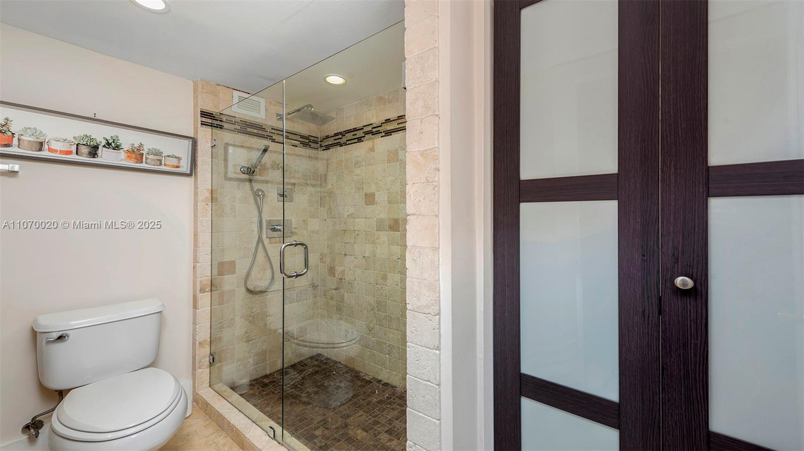 RONEY PALACE CONDO - Residential Lease