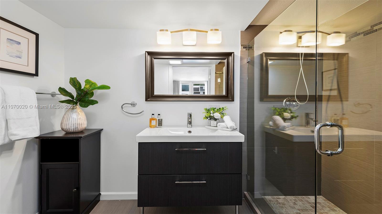 RONEY PALACE CONDO - Residential Lease