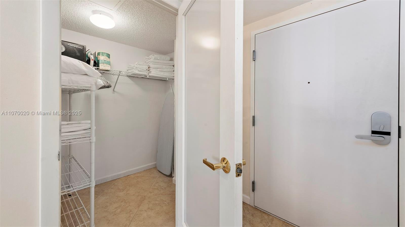 RONEY PALACE CONDO - Residential Lease