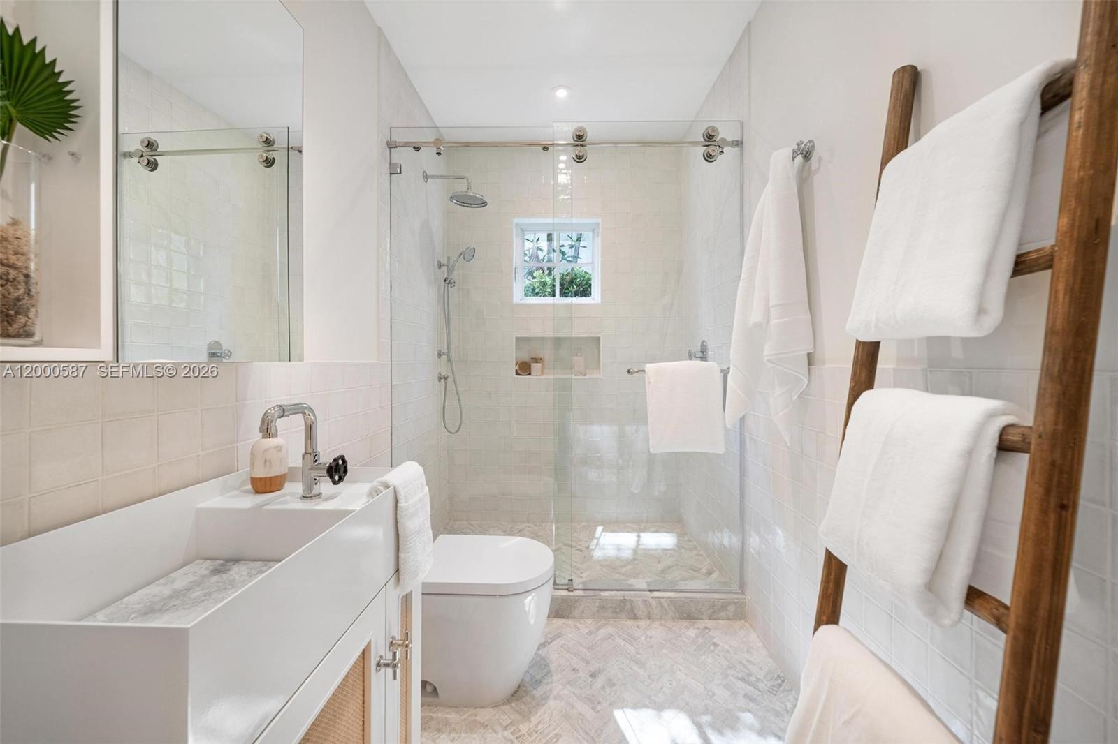 CORAL GABLES C C SEC 3 - Residential
