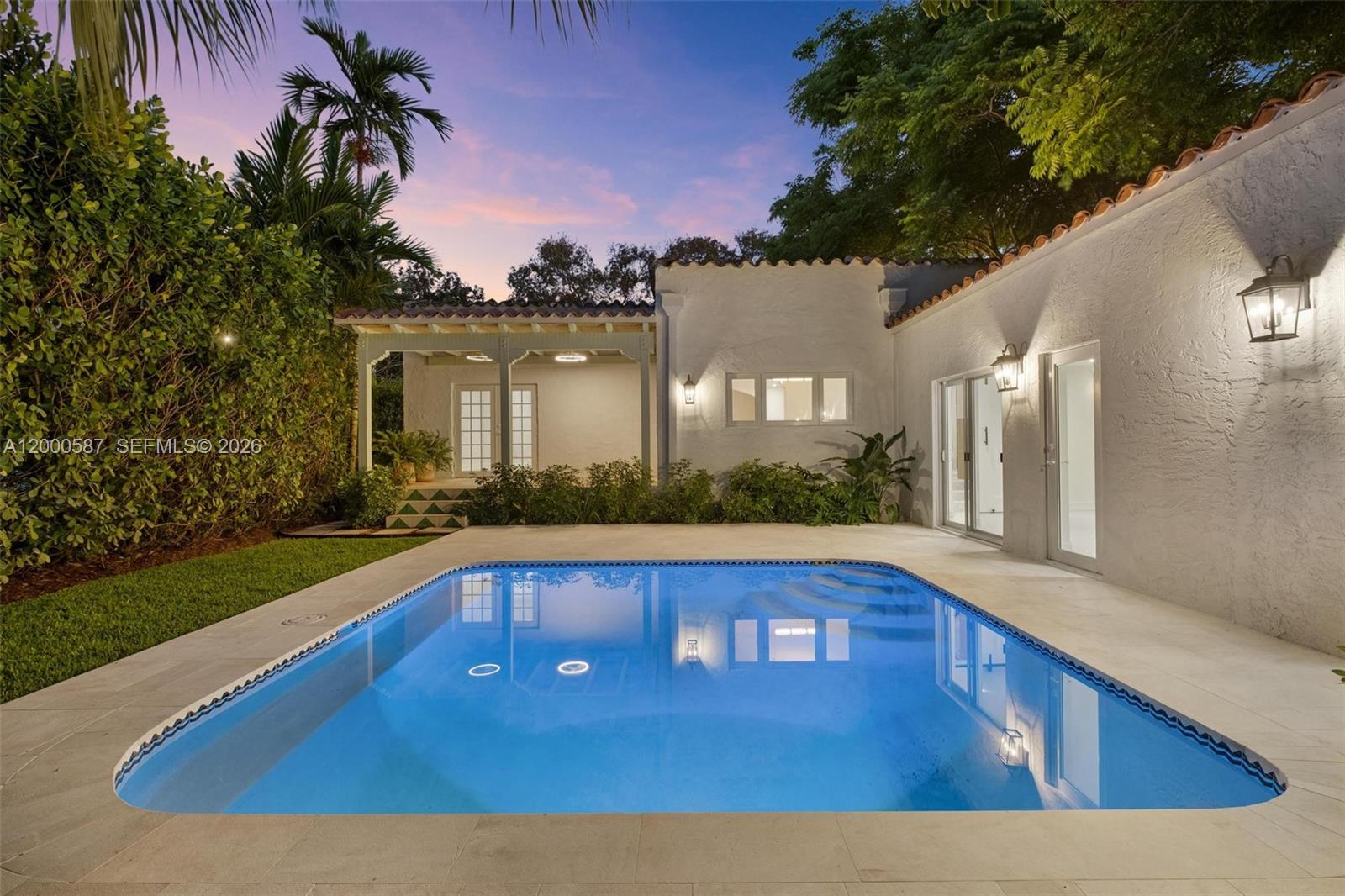 CORAL GABLES C C SEC 3 - Residential