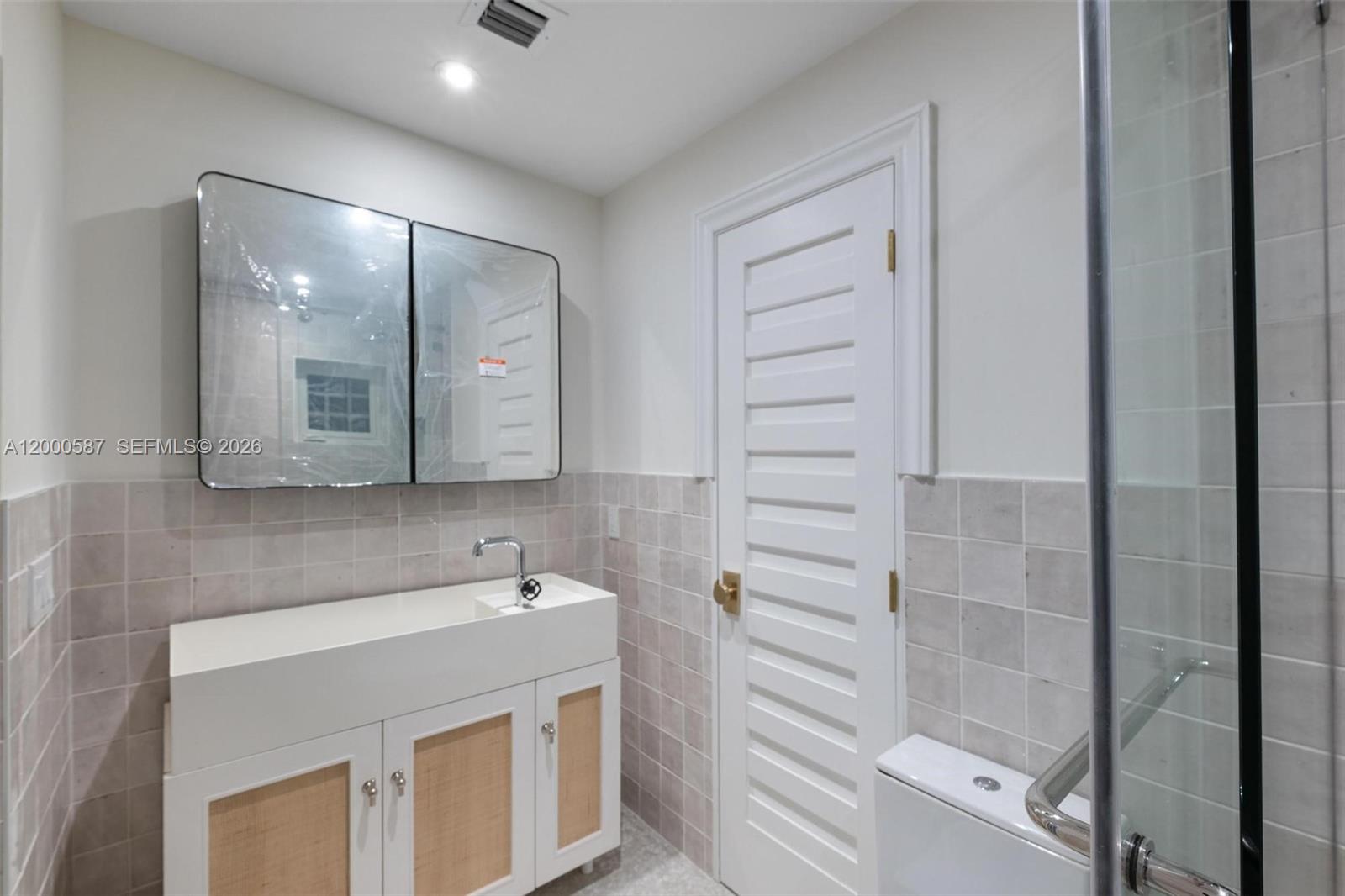 CORAL GABLES C C SEC 3 - Residential