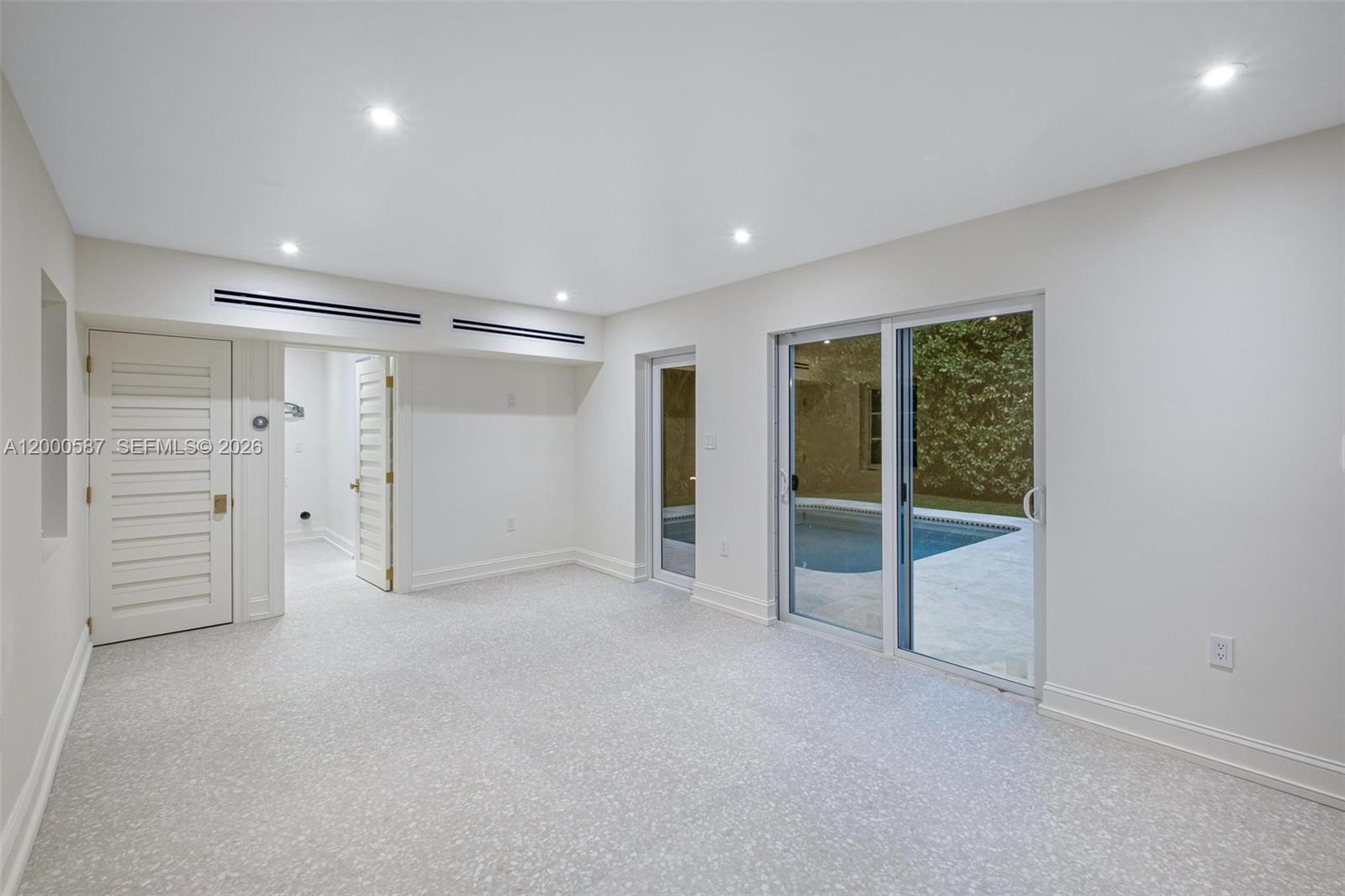 CORAL GABLES C C SEC 3 - Residential