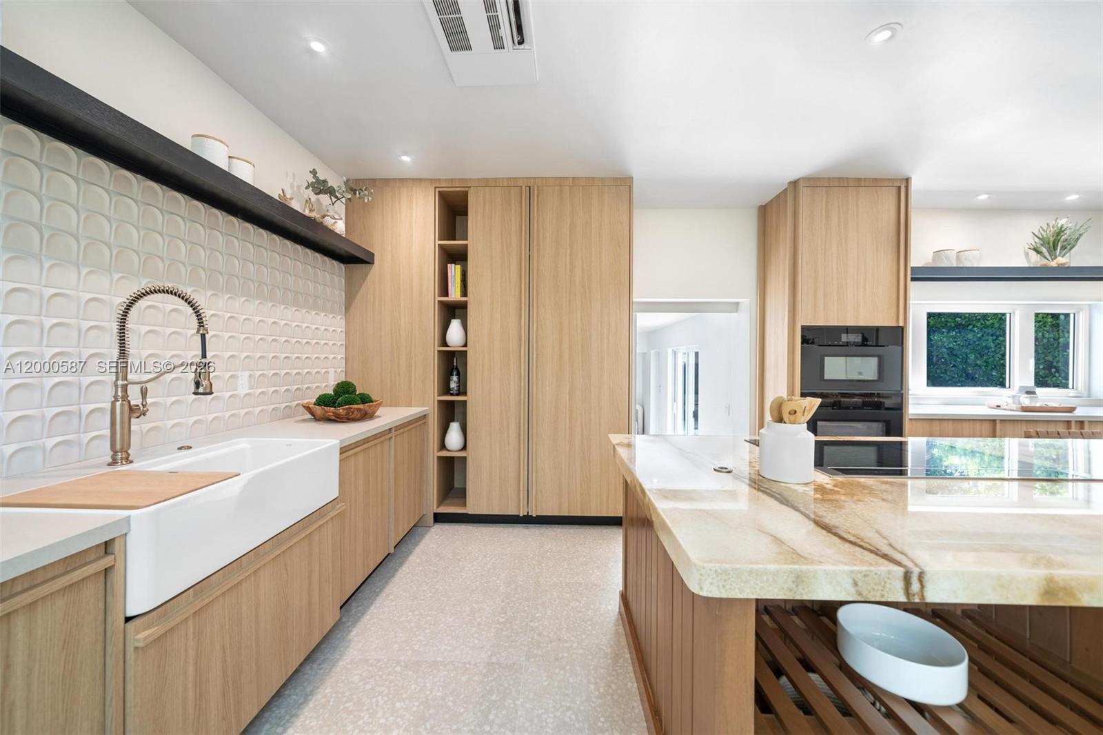 CORAL GABLES C C SEC 3 - Residential