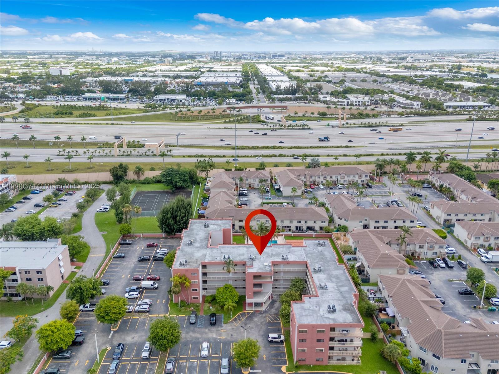 VISIONS AT FOUNTAINBLEAU - Residential