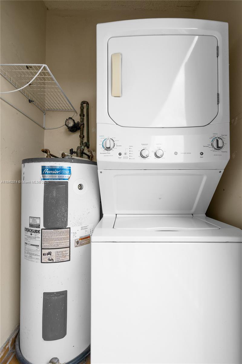 VISIONS AT FOUNTAINBLEAU - Residential