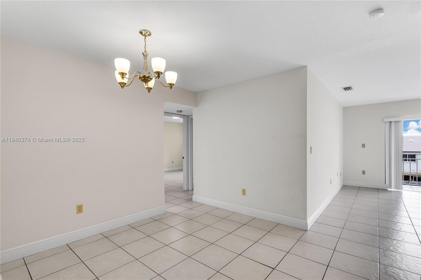 8425 NW 8th St 304
