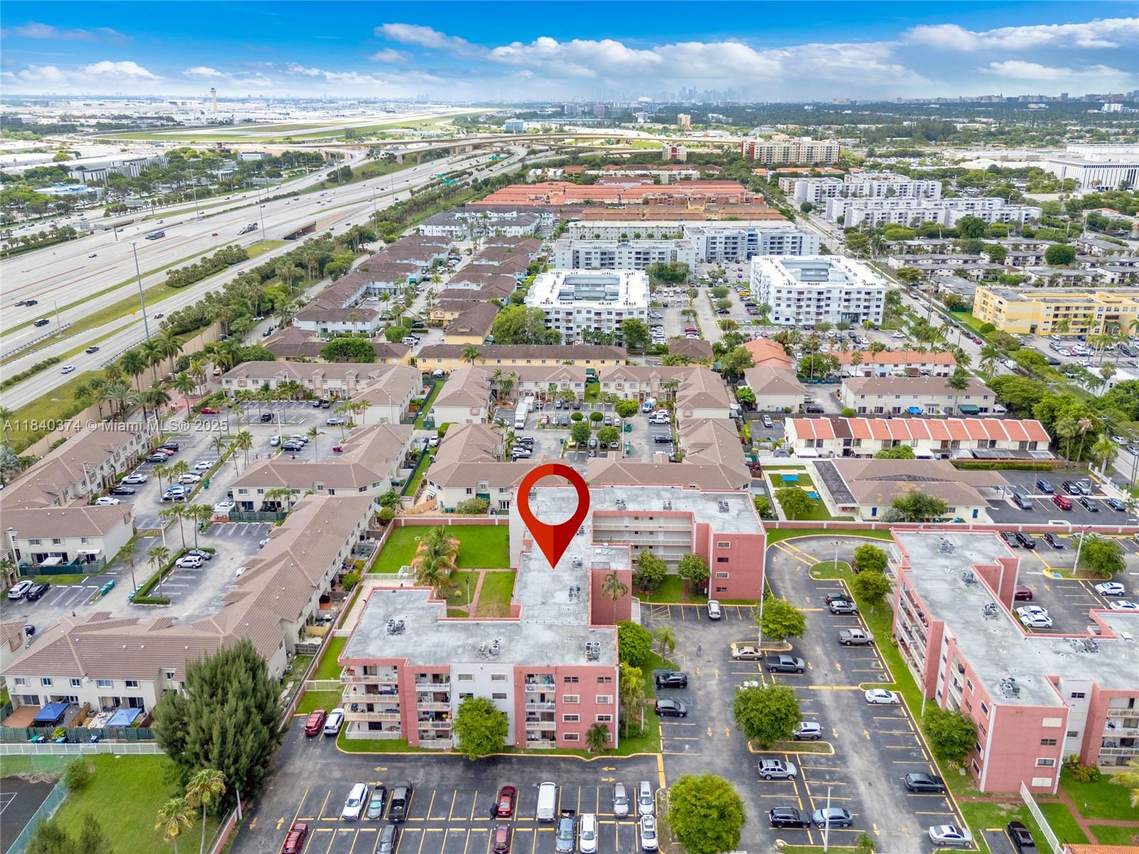 VISIONS AT FOUNTAINBLEAU - Residential