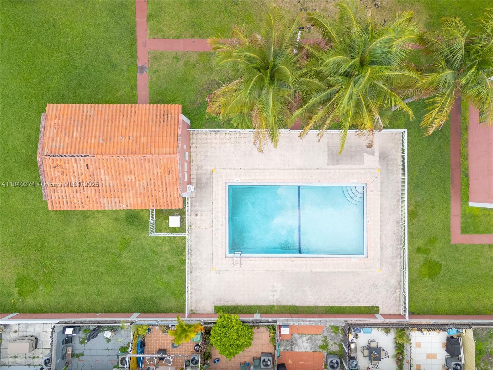 VISIONS AT FOUNTAINBLEAU - Residential