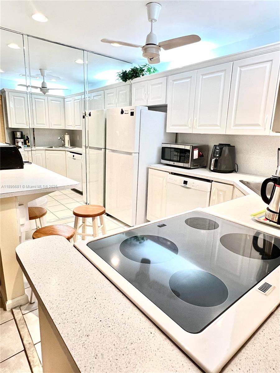 BAY COLONY CLUB CONDO - Residential Lease