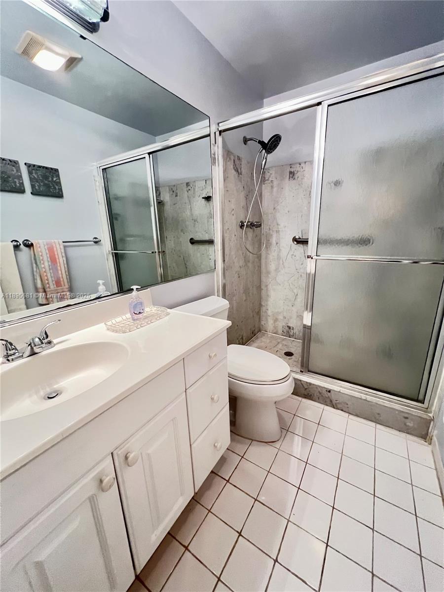 BAY COLONY CLUB CONDO - Residential Lease