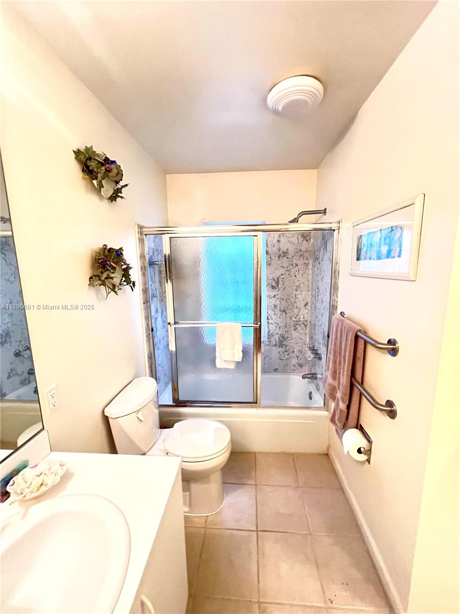 BAY COLONY CLUB CONDO - Residential Lease