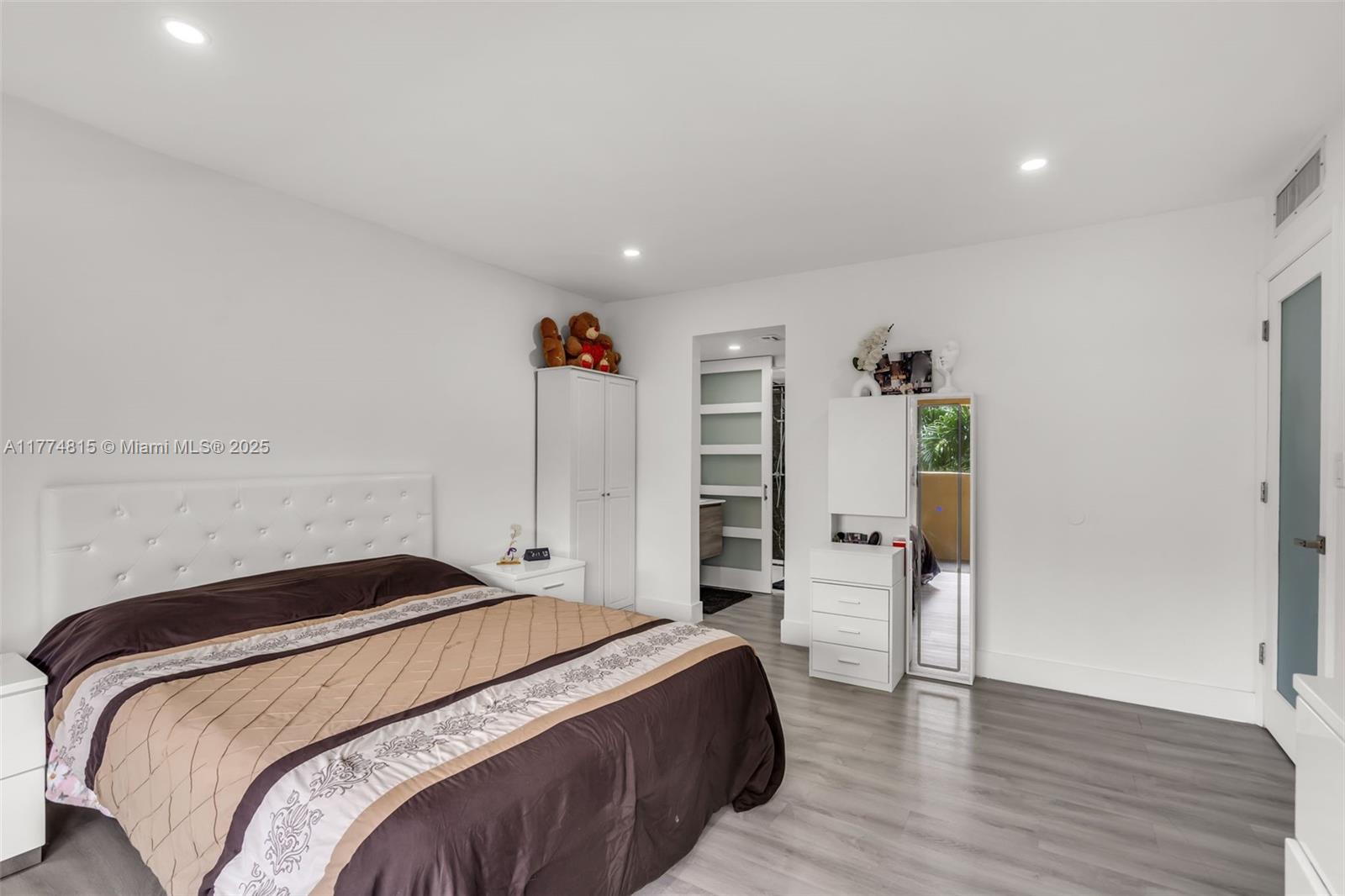 FERNWOODS CONDO NO 1 - Residential