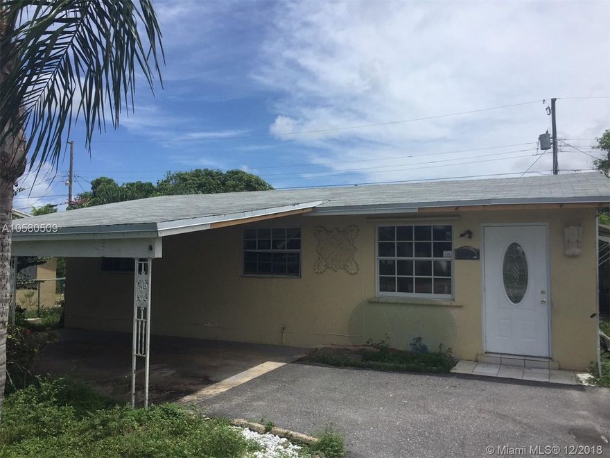 INVESTOR OPPORTUNITY - EASY TO RENT - NEW ROOF - 3 BEDROOMS + 1 BATHROOM
READY TO RENT - QUIET NEIGHBORHOOD