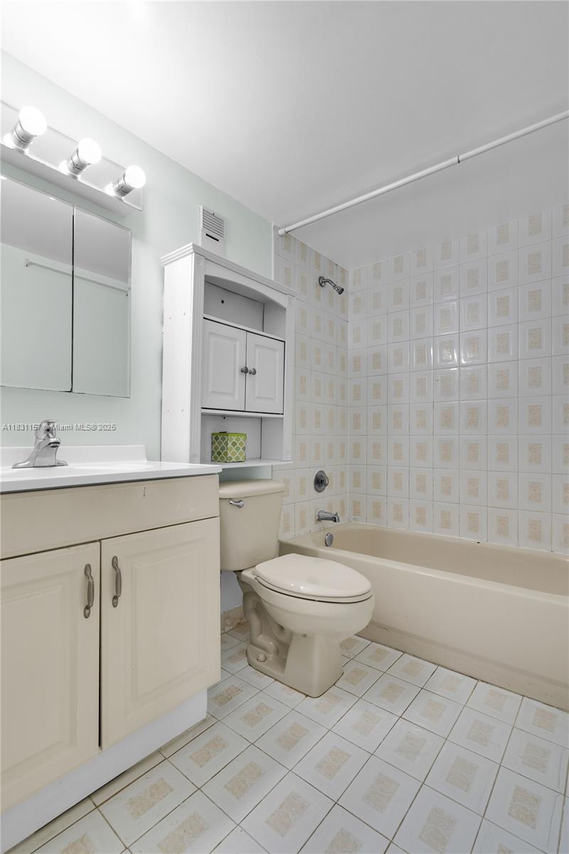 PINESIDE CONDO NO 1 - Residential