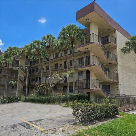 A home in Lauderdale Lakes