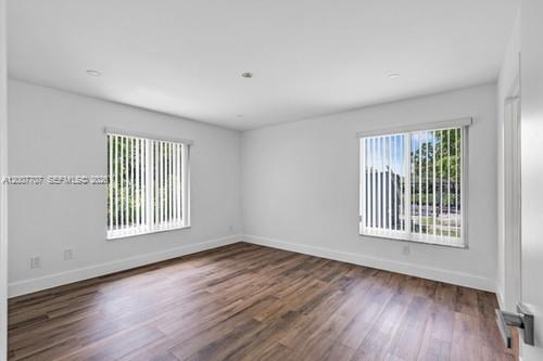 5.5 ACRE W 4/3 CROSSFENCED - Residential