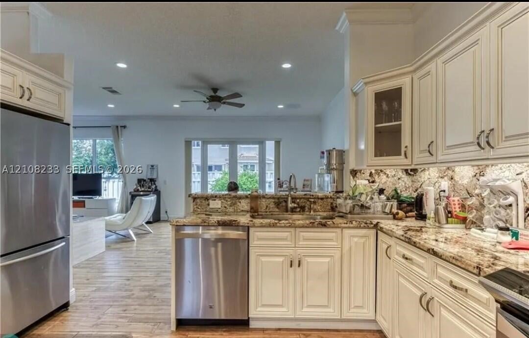 5333 SW 34th Ave