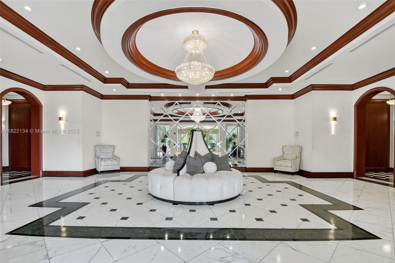 BELLA VISTA MID-RISE SOUT - Residential