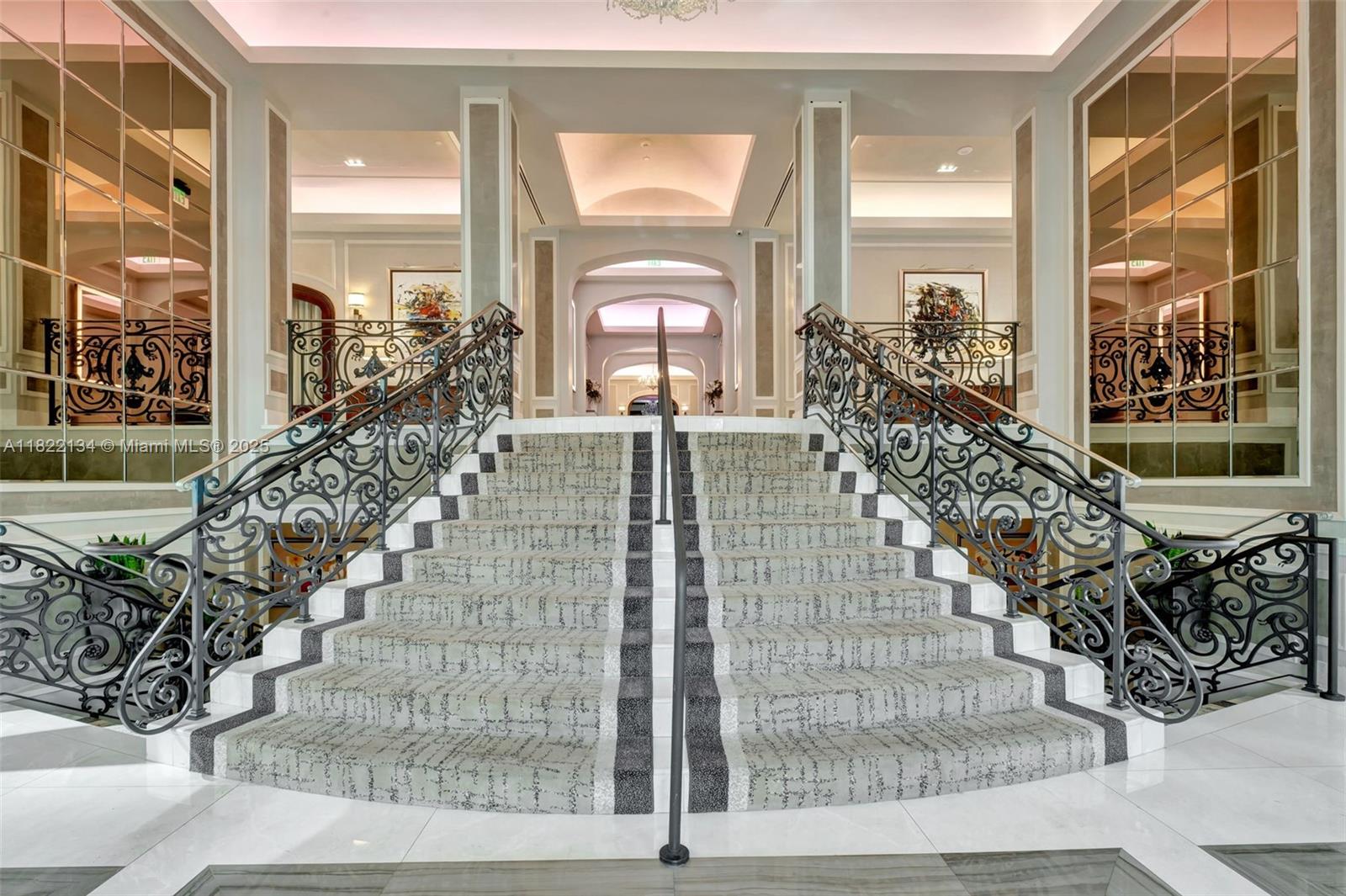 BELLA VISTA MID-RISE SOUT - Residential