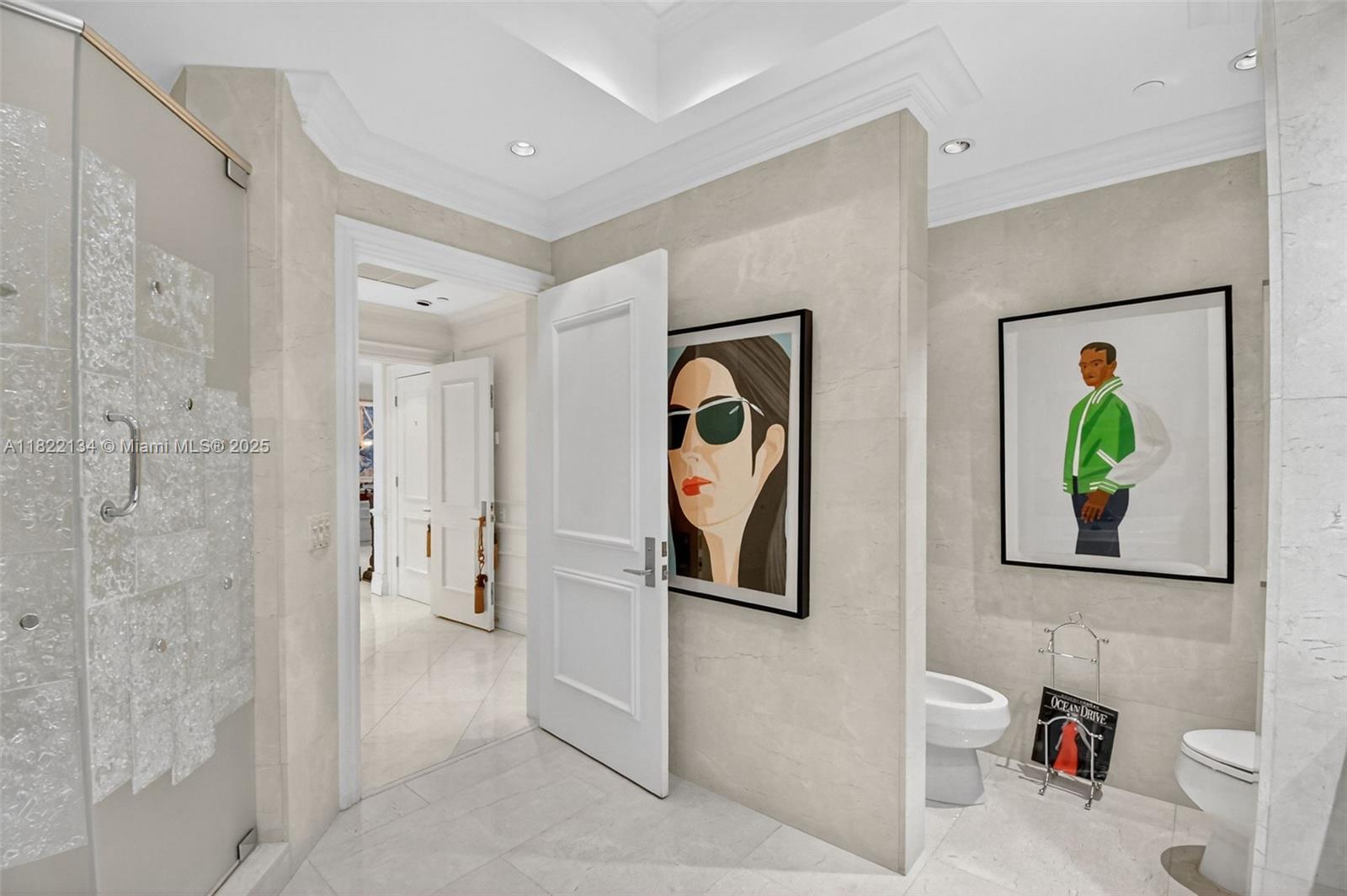 BELLA VISTA MID-RISE SOUT - Residential