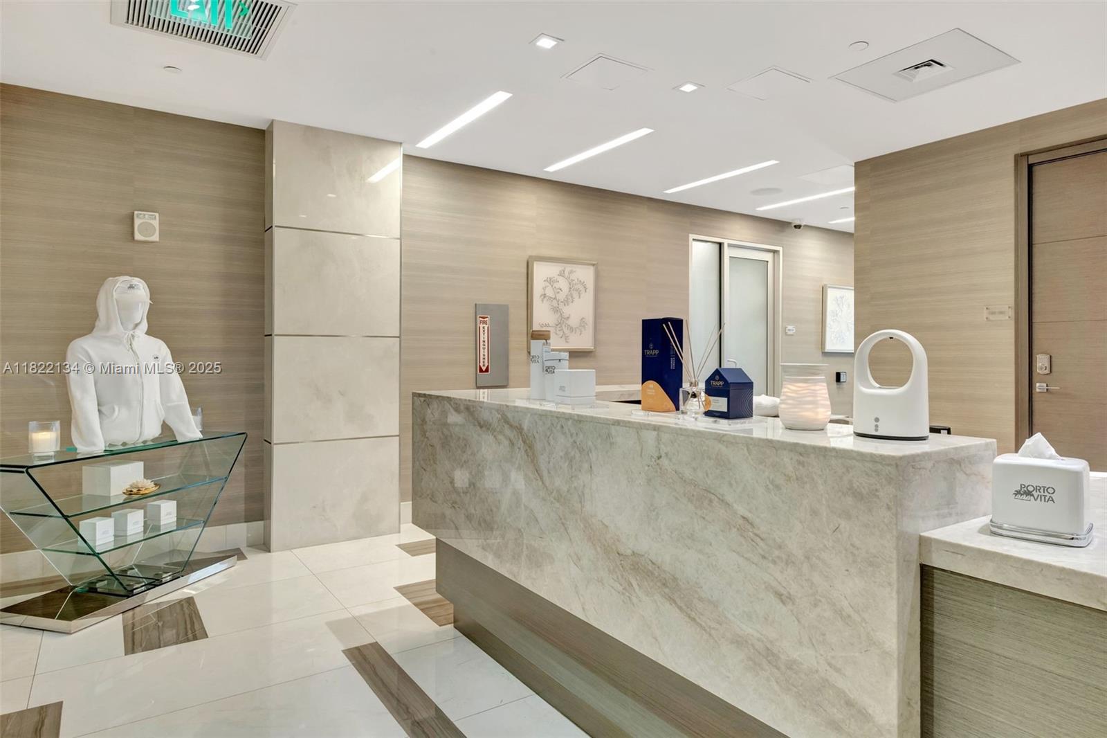 BELLA VISTA MID-RISE SOUT - Residential