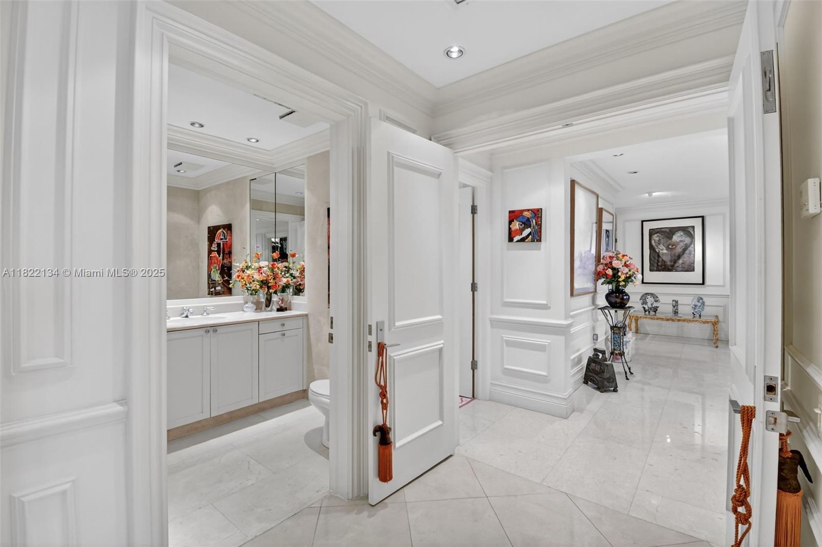 BELLA VISTA MID-RISE SOUT - Residential