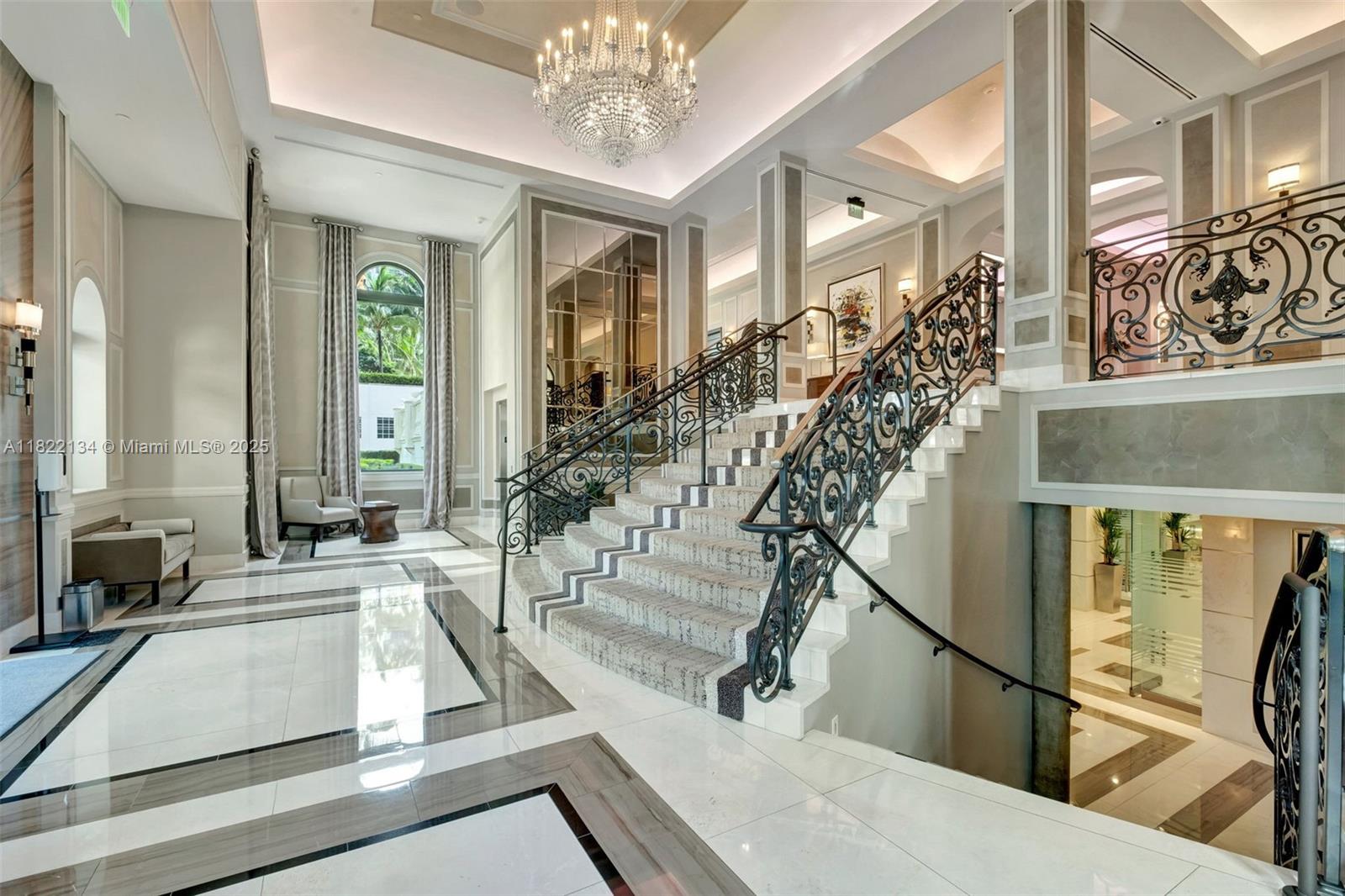 BELLA VISTA MID-RISE SOUT - Residential