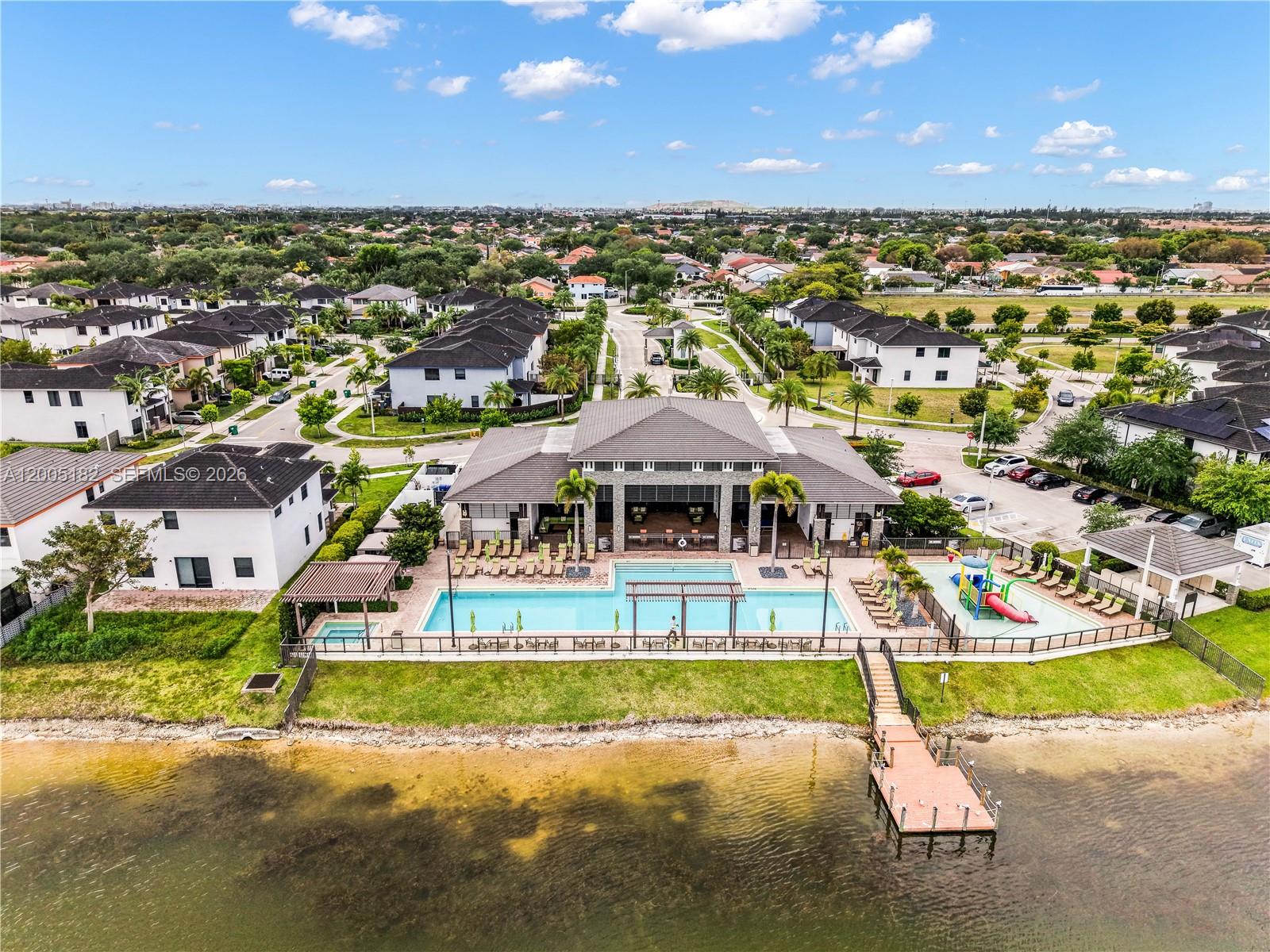 DUNNWOODY LAKE - Residential