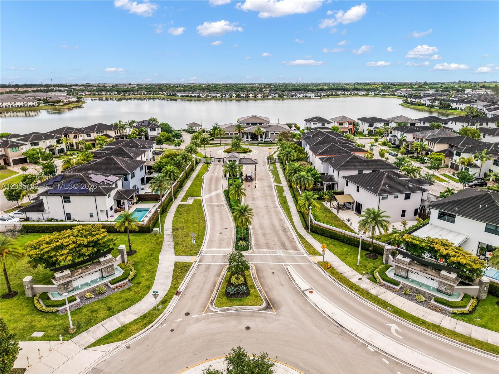 DUNNWOODY LAKE - Residential
