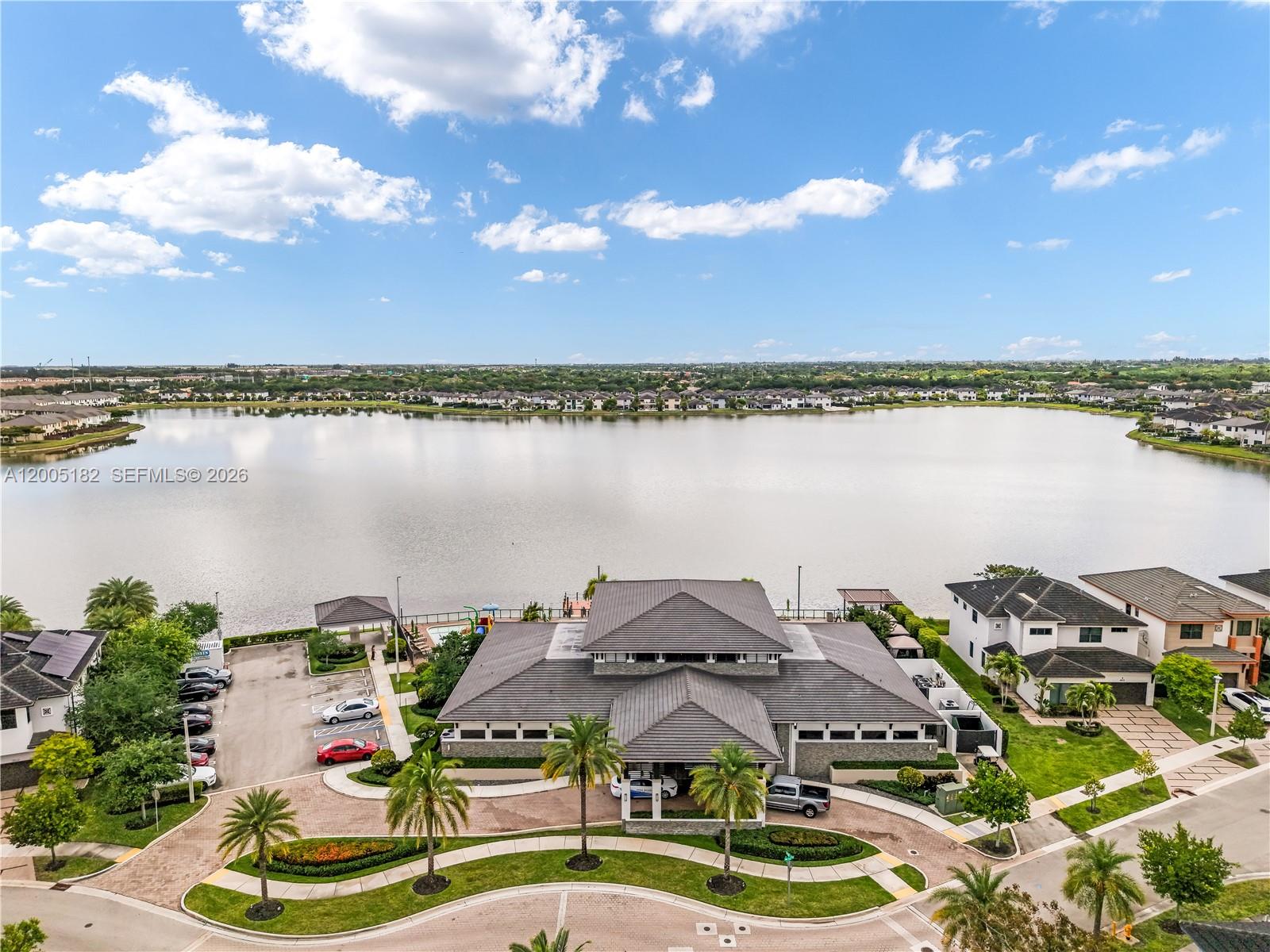 DUNNWOODY LAKE - Residential