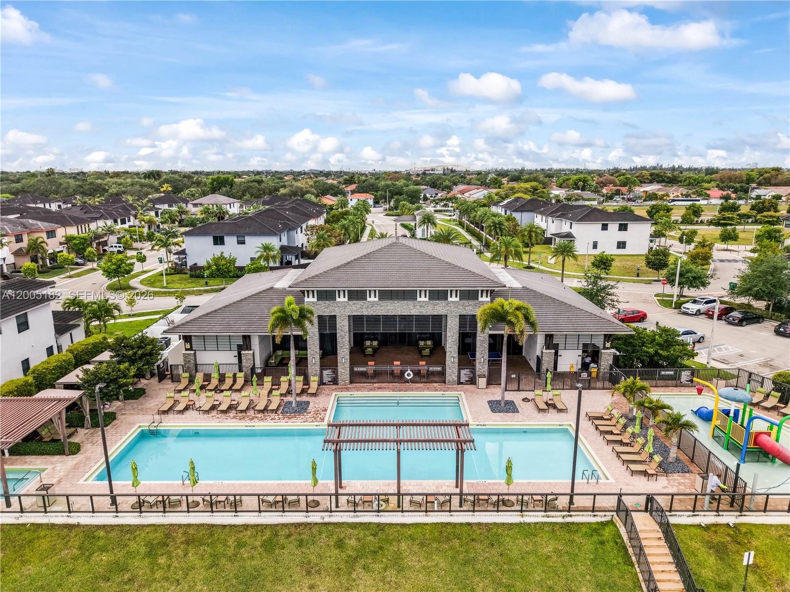 DUNNWOODY LAKE - Residential