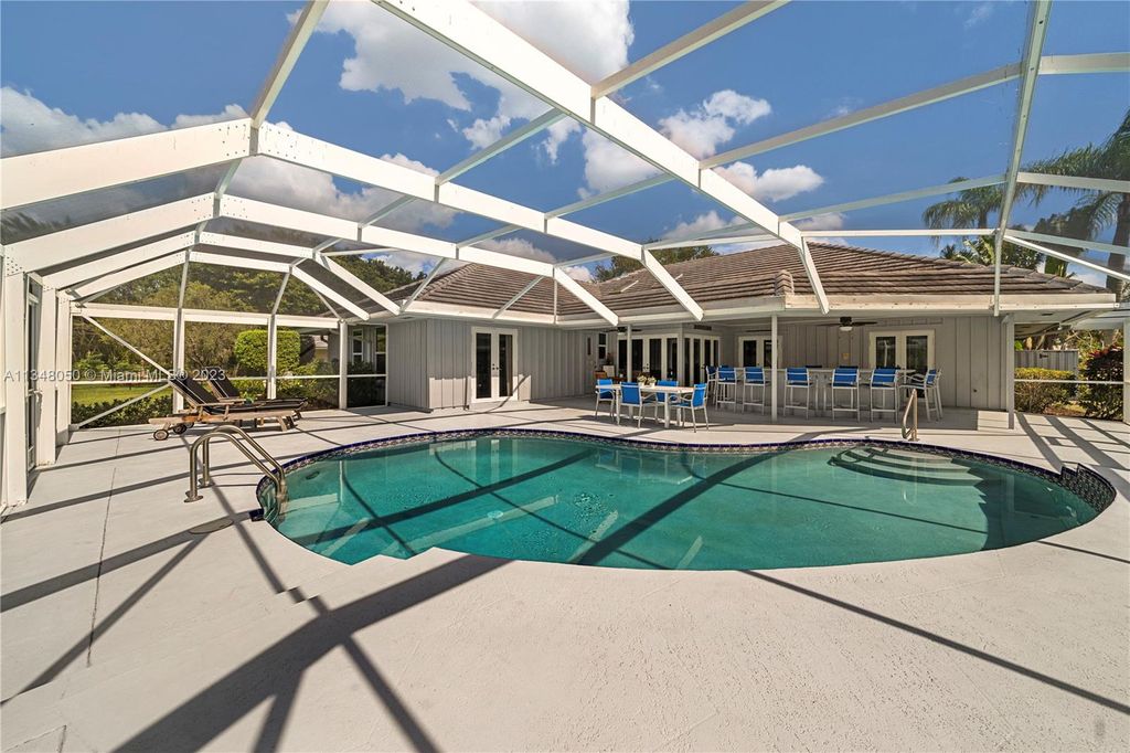 Photo of 17 Dunbar Rd, Palm Beach Gardens, FL 33418 (MLS # A11348050)