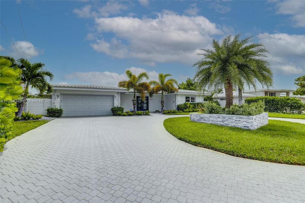 Photo of 5580 NE 29th Ave, Fort Lauderdale, FL 33308 (MLS # A11796349)