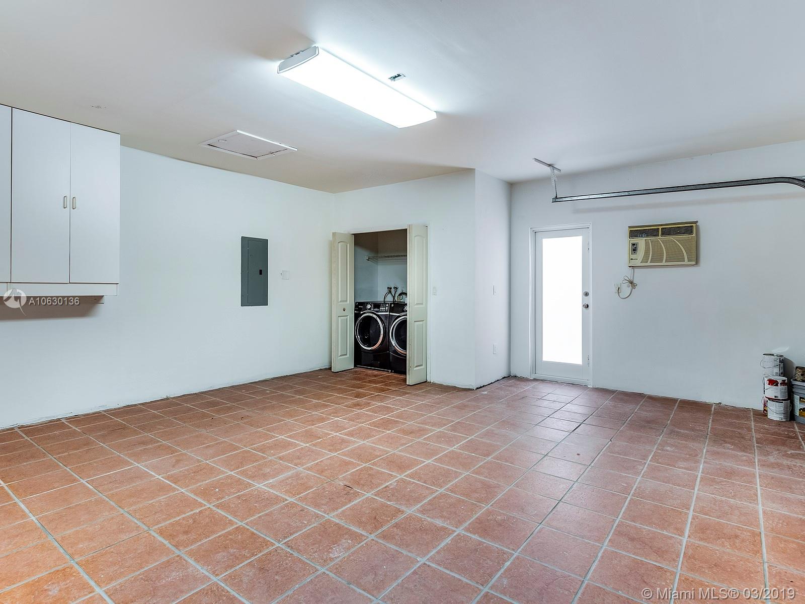 DADELAND PARK SUB - Residential Lease