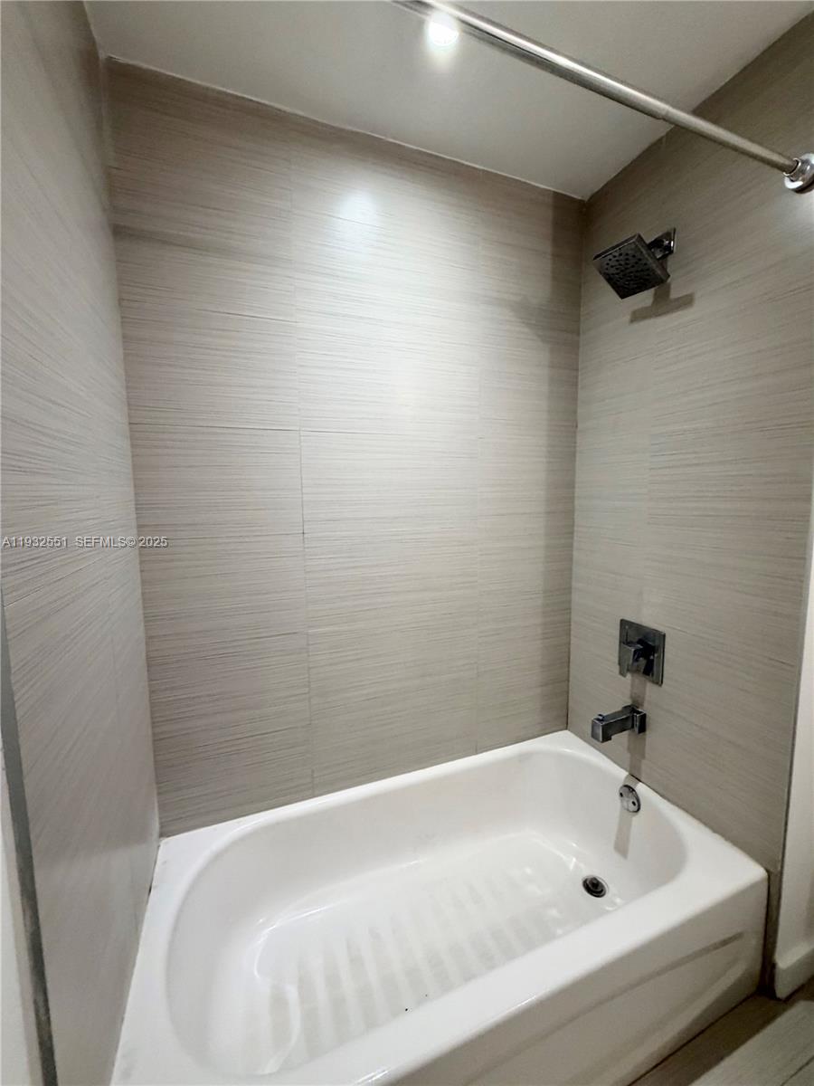 BRICKELL TEN CONDO - Residential Lease