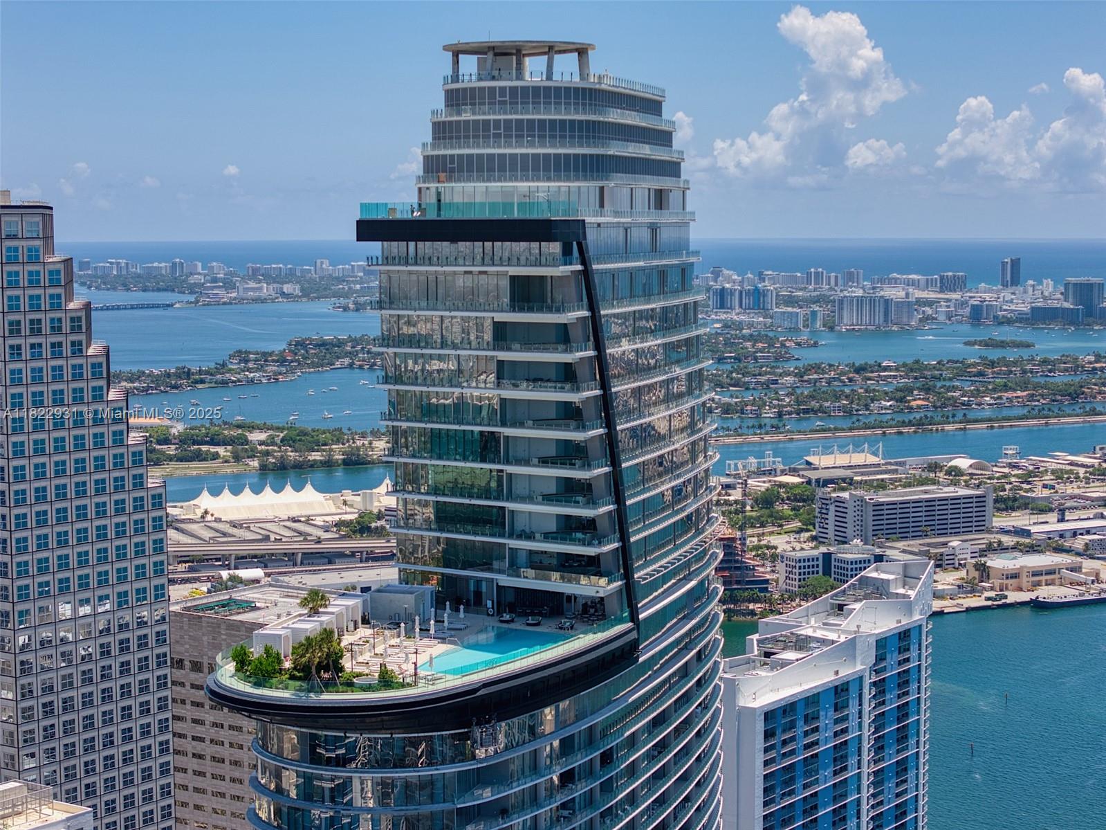 300 Biscayne Boulevard Way 4402E, Miami, Broward County, Florida - 3 Bedrooms  
4 Bathrooms - 