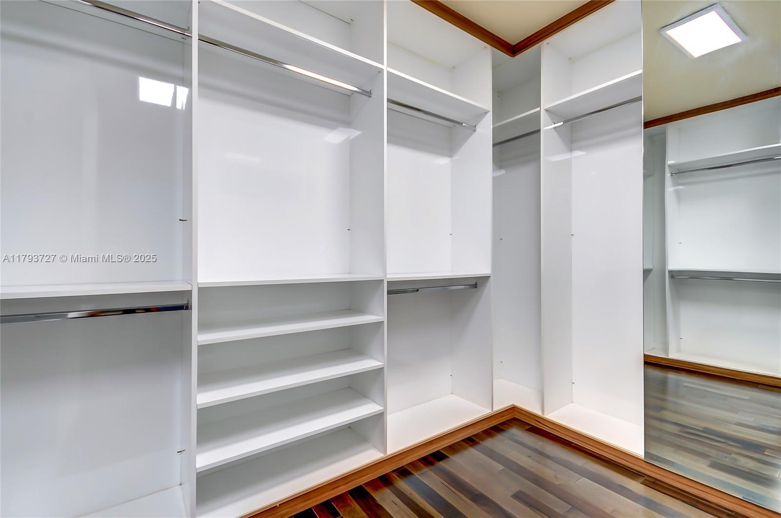 DORAL BREEZE - Residential