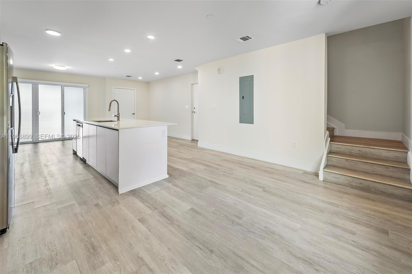 RIVERWOOD - Residential Lease