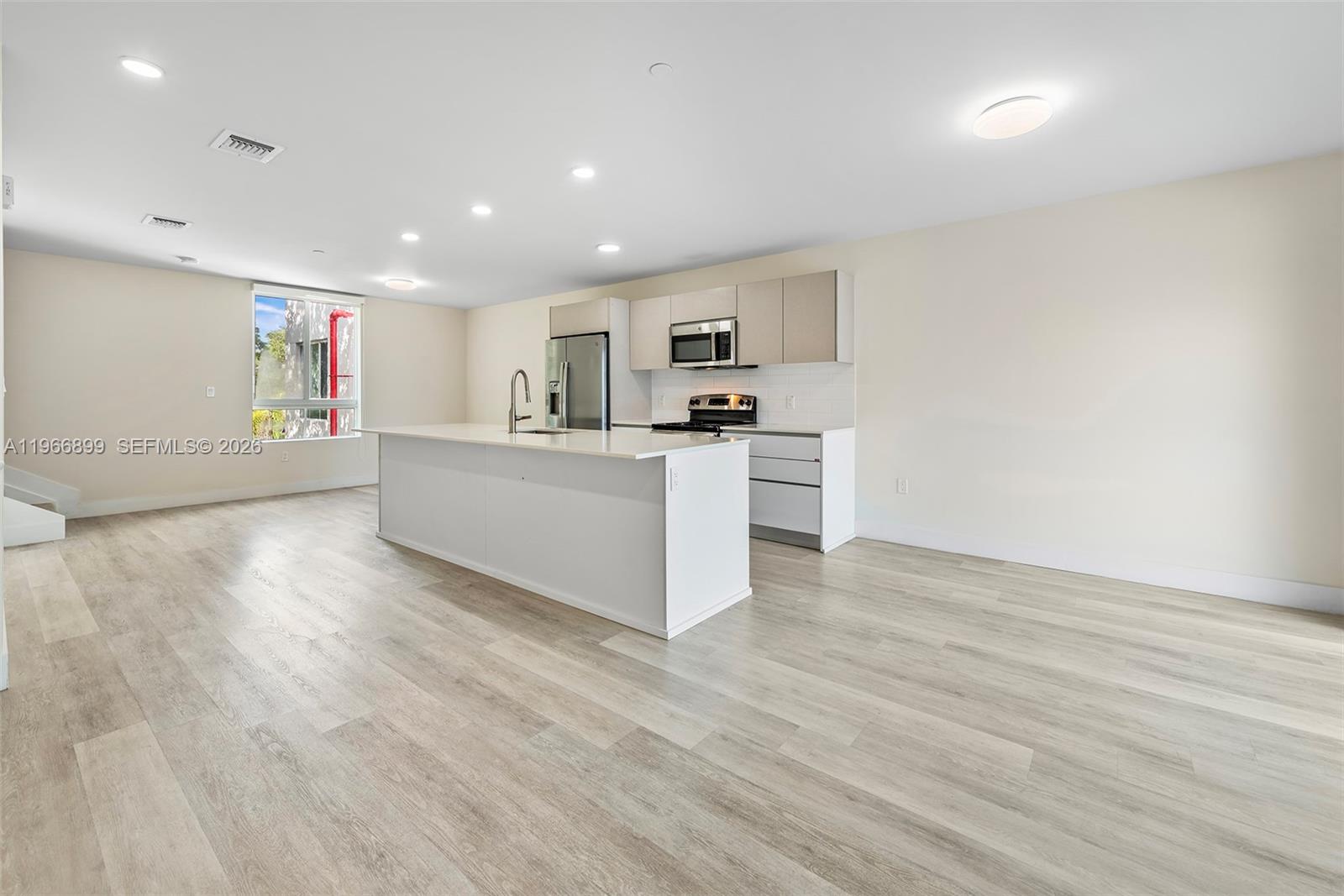 RIVERWOOD - Residential Lease