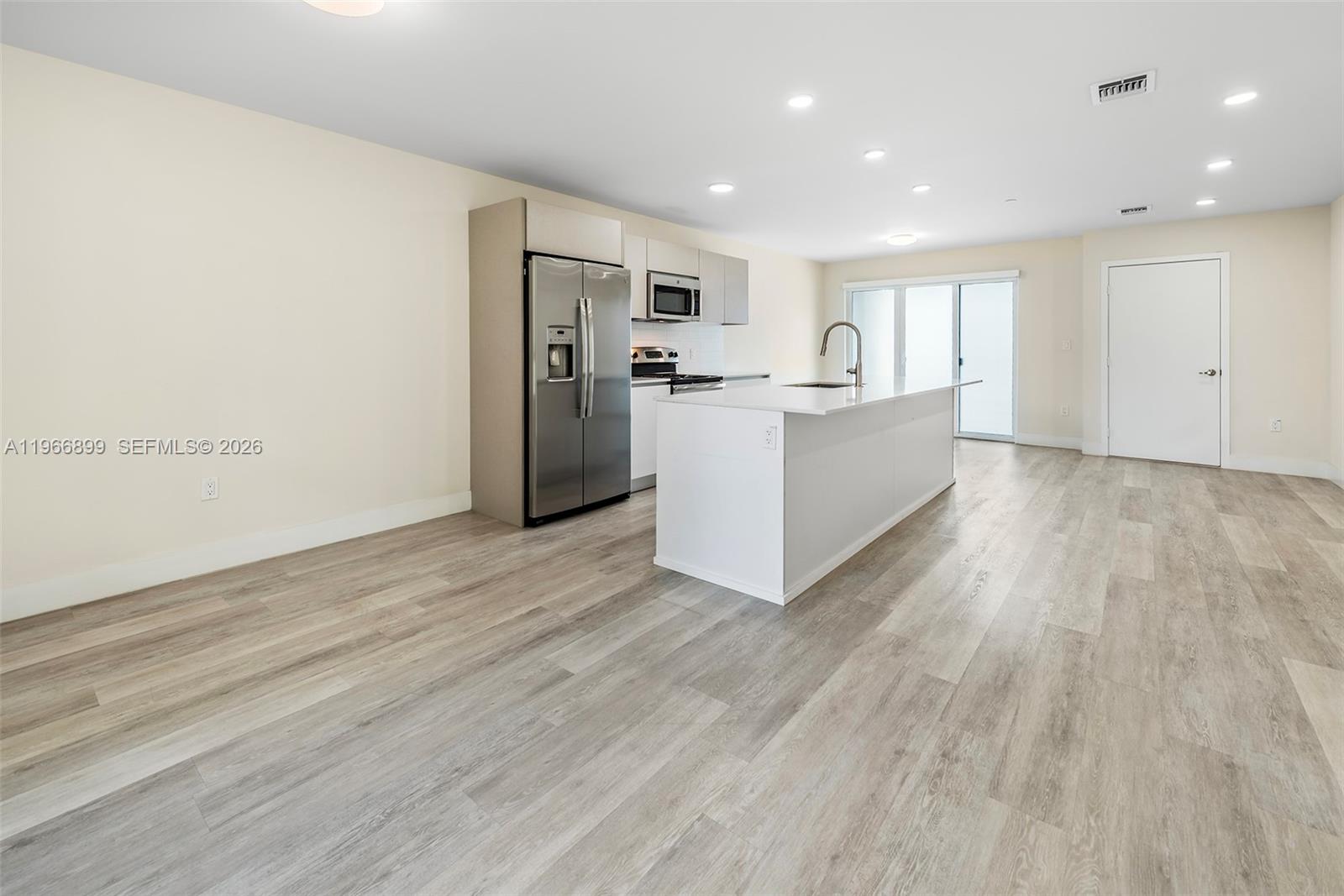 RIVERWOOD - Residential Lease