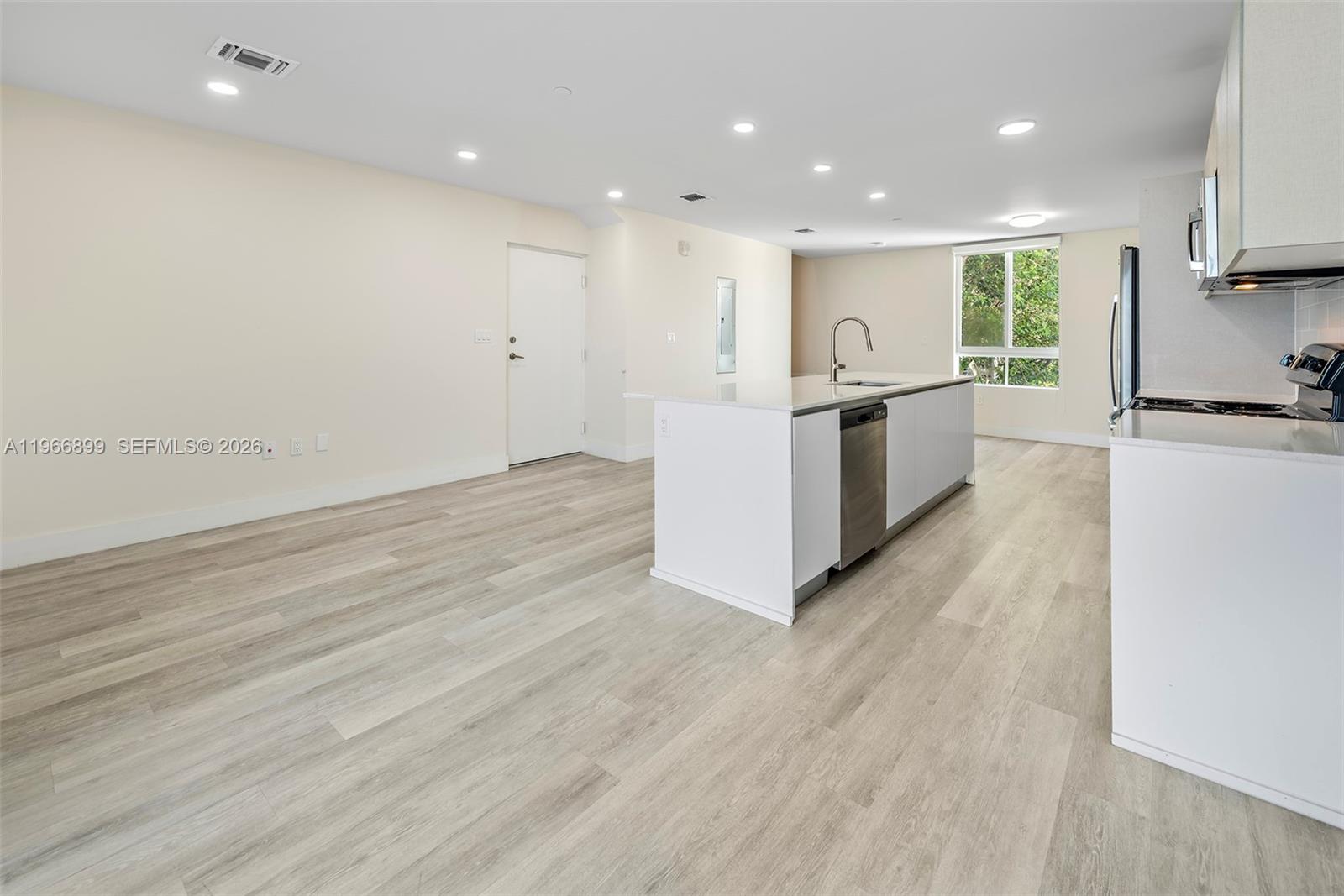 RIVERWOOD - Residential Lease