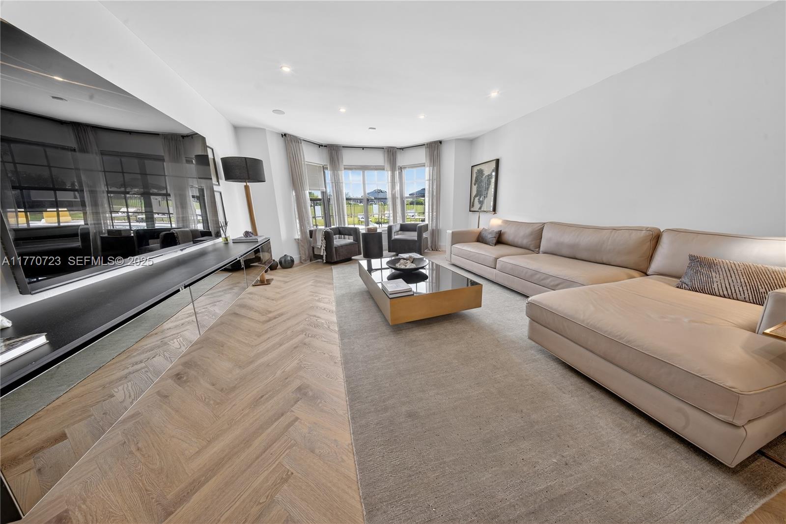 CORAL RIDGE COUNTRY CLUB - Residential Lease