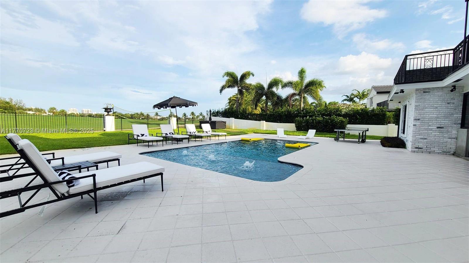 CORAL RIDGE COUNTRY CLUB - Residential Lease