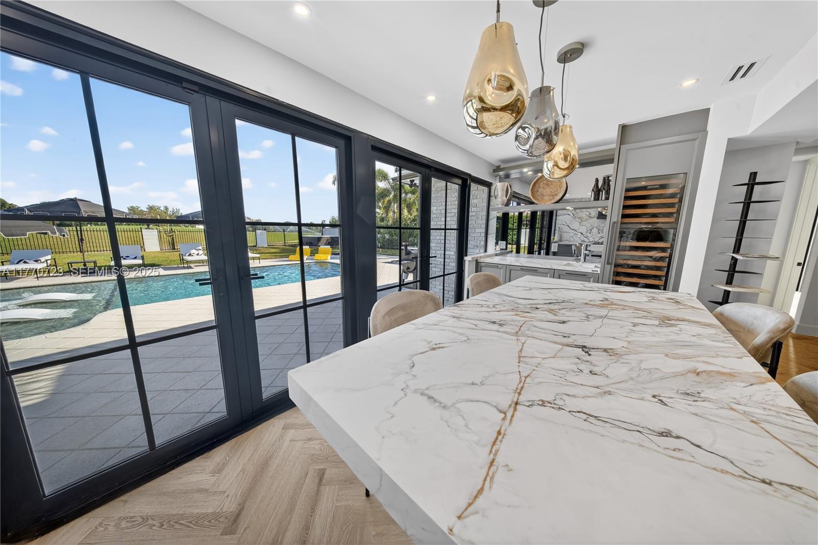 CORAL RIDGE COUNTRY CLUB - Residential Lease