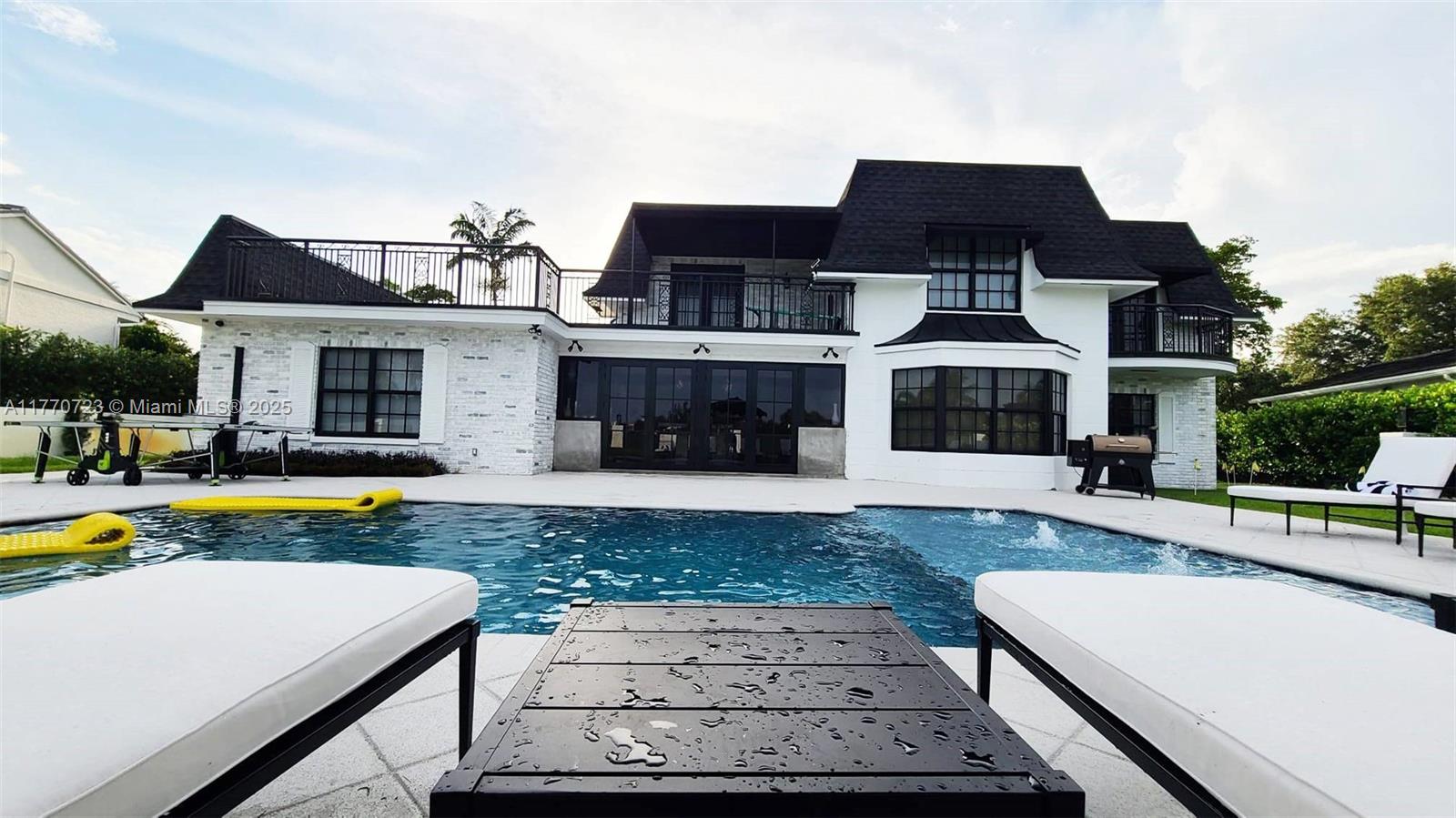 CORAL RIDGE COUNTRY CLUB - Residential Lease