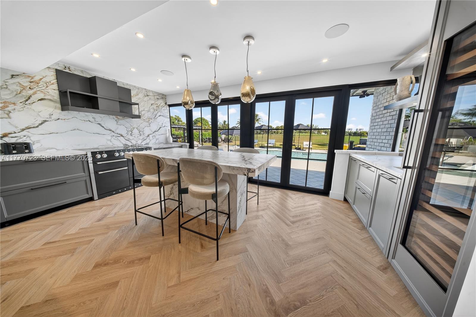 CORAL RIDGE COUNTRY CLUB - Residential Lease