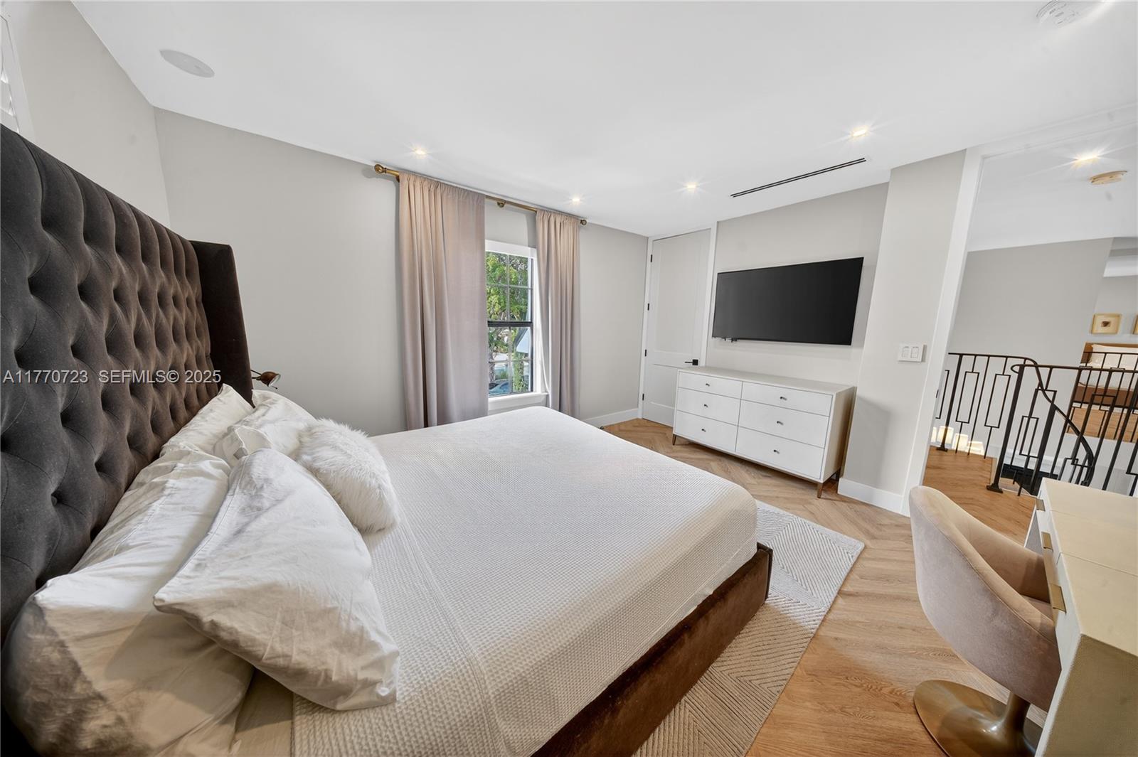 CORAL RIDGE COUNTRY CLUB - Residential Lease