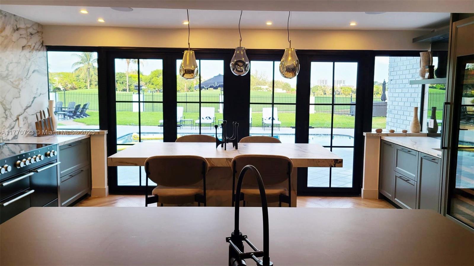 CORAL RIDGE COUNTRY CLUB - Residential Lease